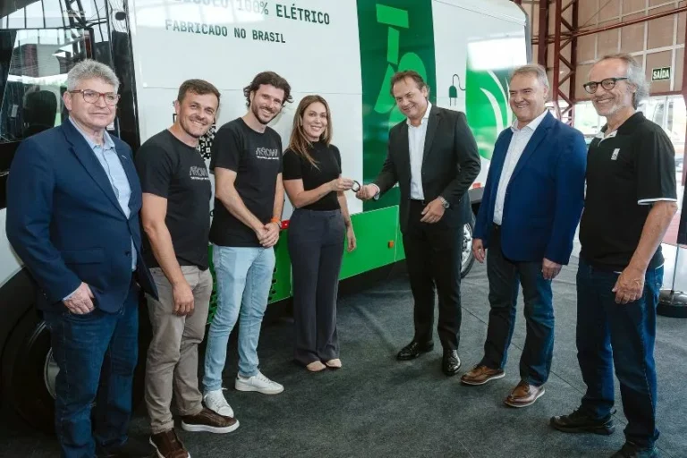 Arrow Mobility entrega primeira van 100% elétrica para a Amazon