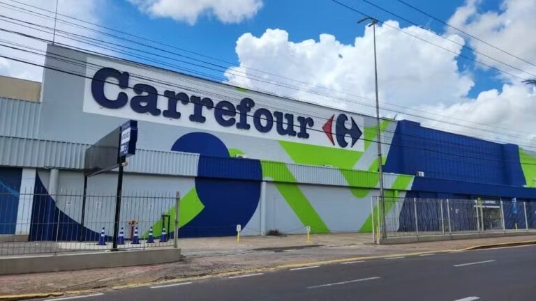 Carrefour na França diz que vai parar de vender carne do Mercosul