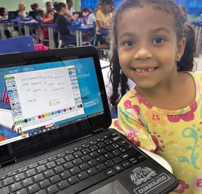 Estudantes participam de votação para escolher nome do jornal da escola