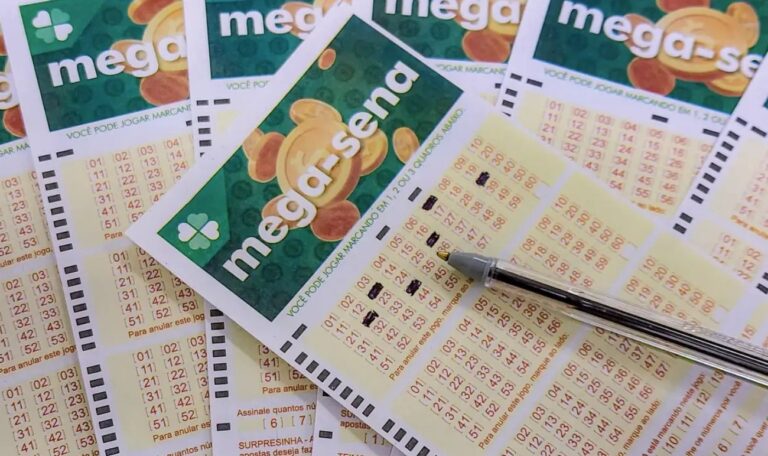 Ganhador da Mega-Sena que apostou R$ 5 retira prêmio de R$ 201 milhões