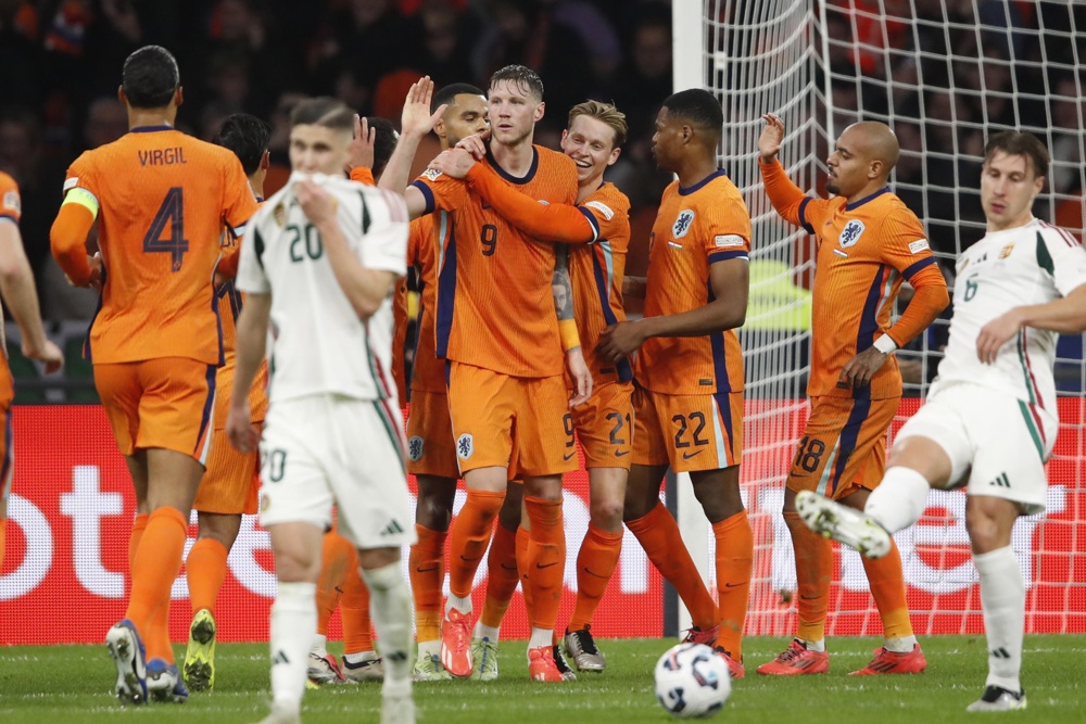 Holanda goleia Hungria em jogo marcado por cena desesperadora com auxiliar húngaro Holanda goleia Hungria em jogo marcado por cena desesperadora com auxiliar húngaro