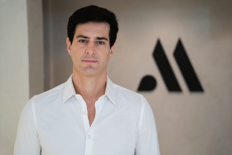 Inteligência artificial e realidade aumentada já estão na cirurgia plástica, explica Dr. Josué Montedonio