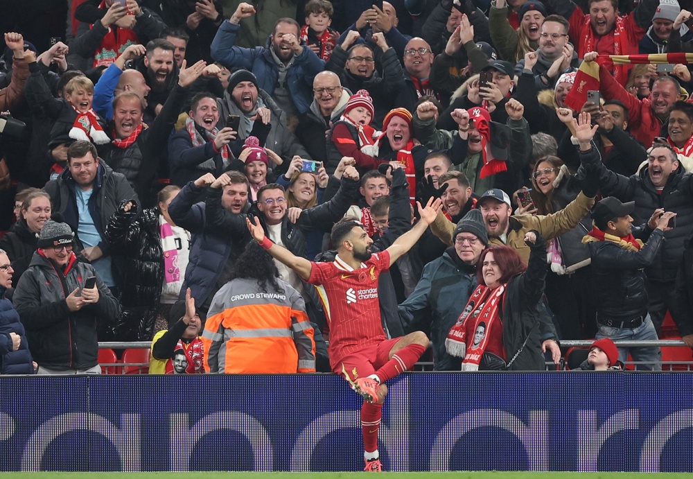 Liverpool vence Aston Villa, aproveita tropeço do Manchester City e dispara no Campeonato Inglês Liverpool vence Aston Villa, aproveita tropeço do Manchester City e dispara no Campeonato Inglês