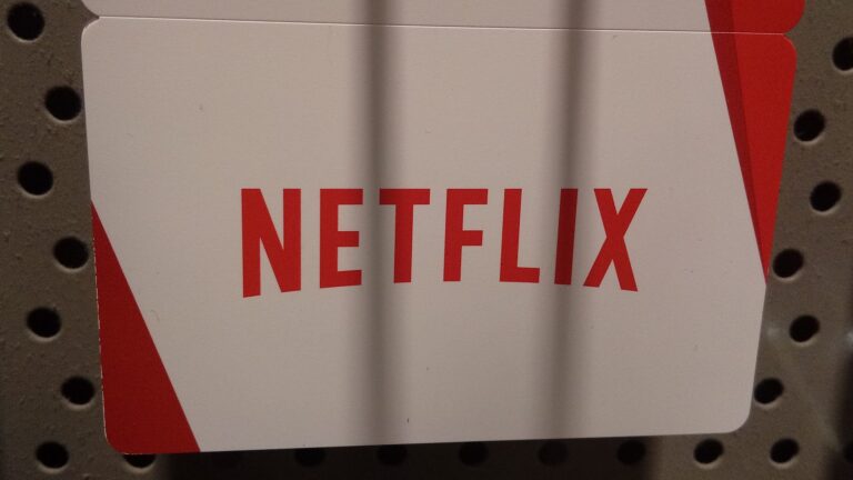 Netflix encerra assinatura de R$ 25,90 e impõe anúncios
