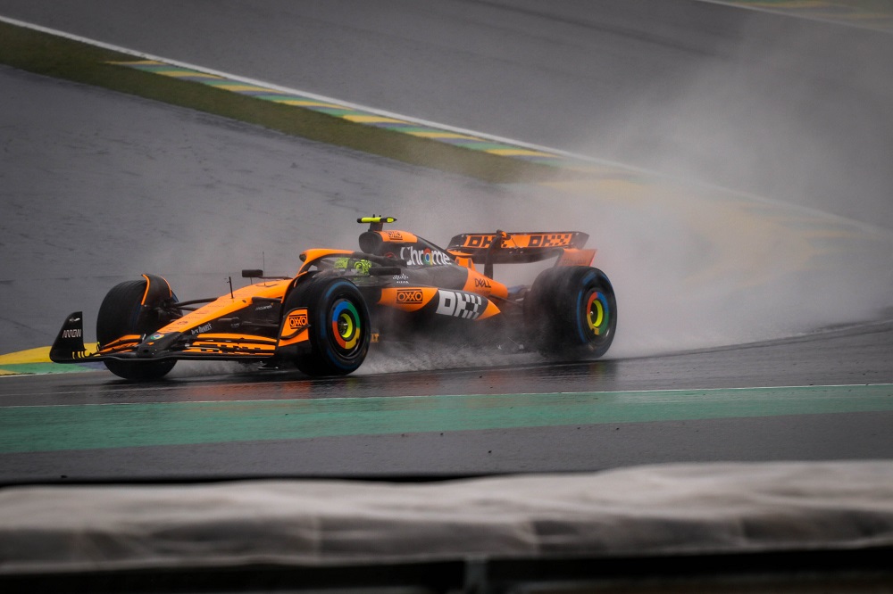 Norris fatura pole e Verstappen largará do 17º posto no GP de São Paulo de Fórmula 1 Norris fatura pole e Verstappen largará do 17º posto no GP de São Paulo de Fórmula 1