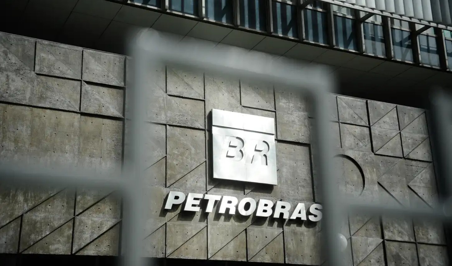 Petrobras aprova dividendos extraordinários de R$ 20 bilhões Petrobras aprova dividendos extraordinários de R$ 20 bilhões
