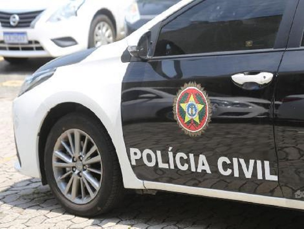 Polícia recupera produtos do Botafogo furtados em operação contra roubo de cargas Polícia recupera produtos do Botafogo furtados em operação contra roubo de cargas
