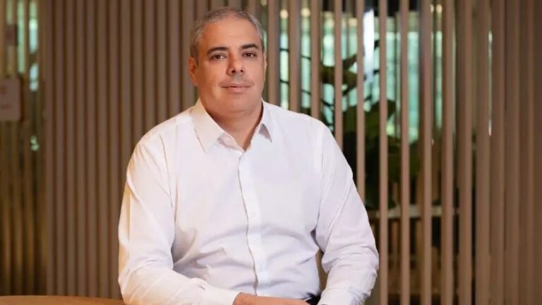 Salário mensal de R$ 5,6 milhões; quem é o CEO mais bem pago