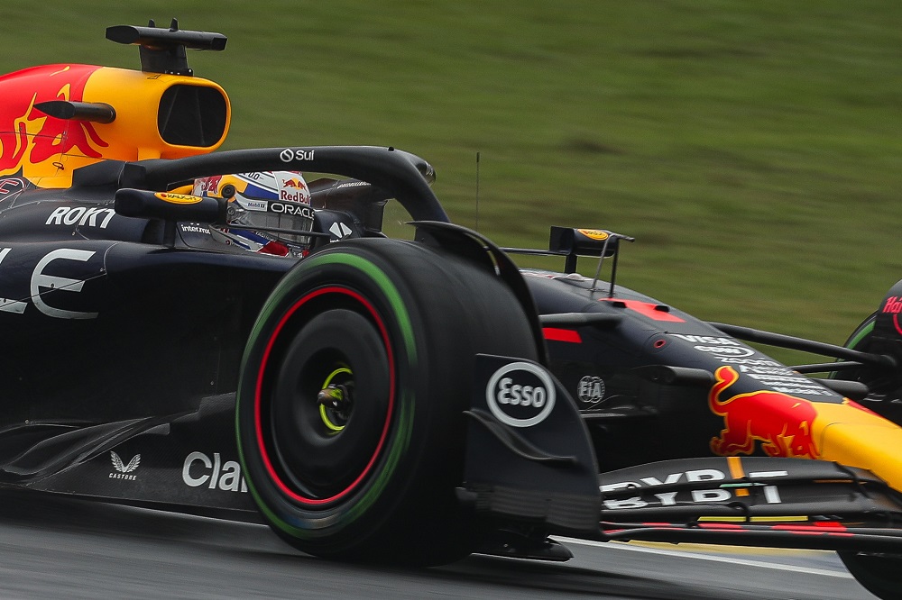 Verstappen dá show e vence GP de São Paulo de Fórmula 1 sob chuva