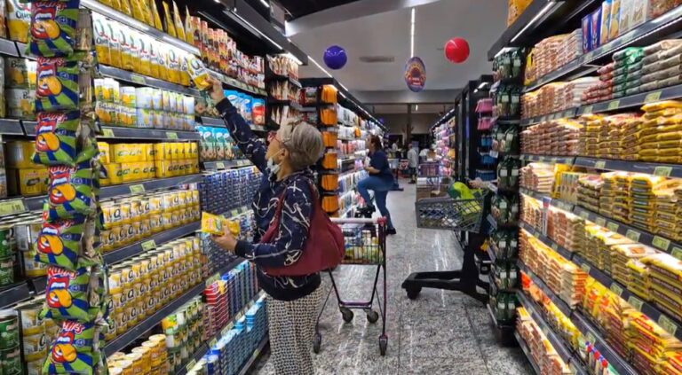 comida está em primeiro lugar na busca por descontos em 2024