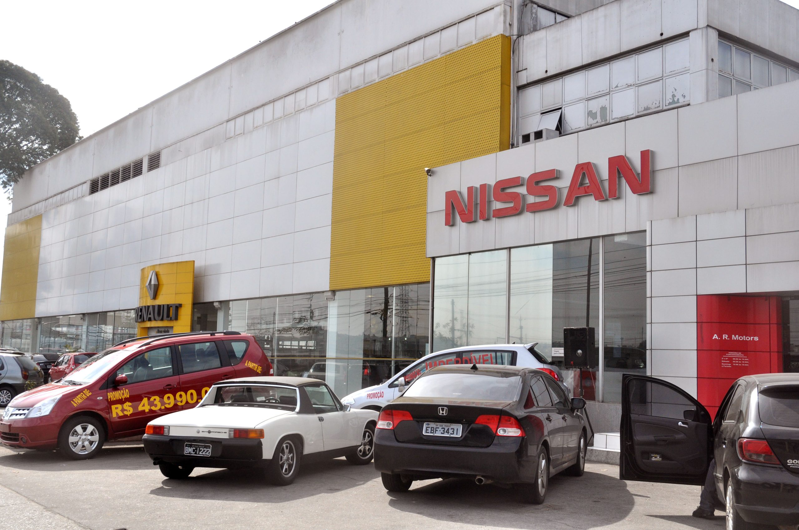 Ações da Nissan sobem 24% após rumores de fusão com a Honda Ações da Nissan sobem 24% após rumores de fusão com a Honda