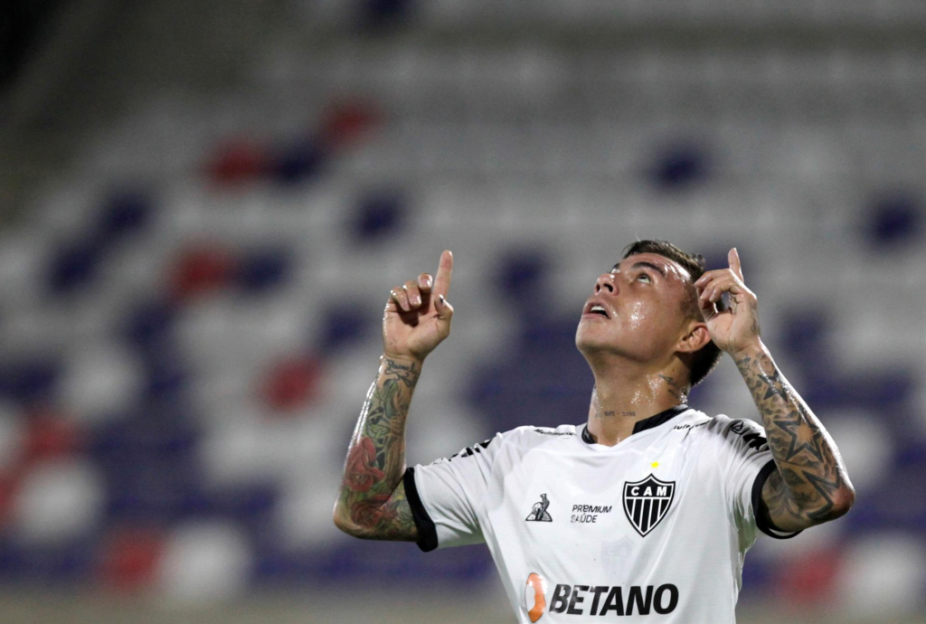 Alvo de críticas após vice na Libertadores, Vargas tem saída oficializada pelo Atlético-MG Alvo de críticas após vice na Libertadores, Vargas tem saída oficializada pelo Atlético-MG