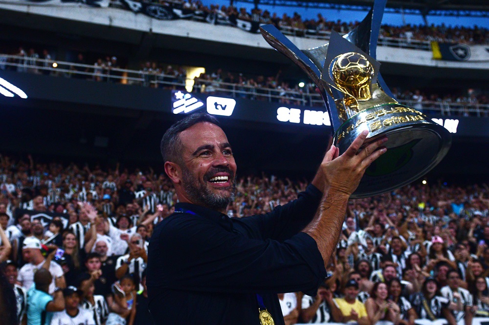 Artur Jorge relembra 2023, diz que Botafogo ‘quebra um ciclo’, mas despista sobre futuro Artur Jorge relembra 2023, diz que Botafogo ‘quebra um ciclo’, mas despista sobre futuro