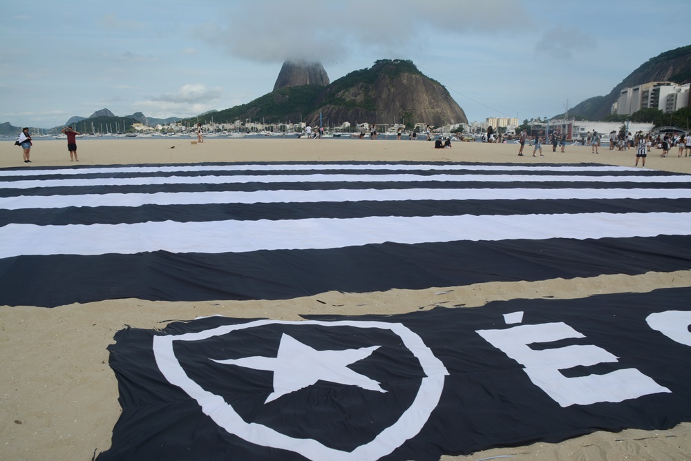 Botafogo está a um passo de conquistar o Brasileiro após 29 anos, mas Palmeiras mantém esperança Botafogo está a um passo de conquistar o Brasileiro após 29 anos, mas Palmeiras mantém esperança
