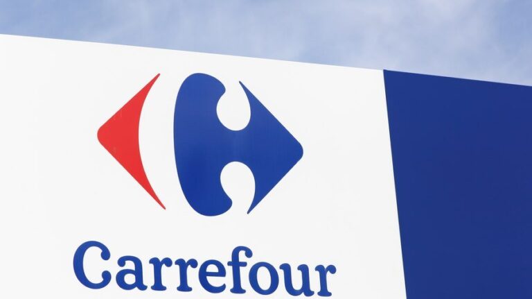 Carrefour vai vender 8 lojas em Curitiba