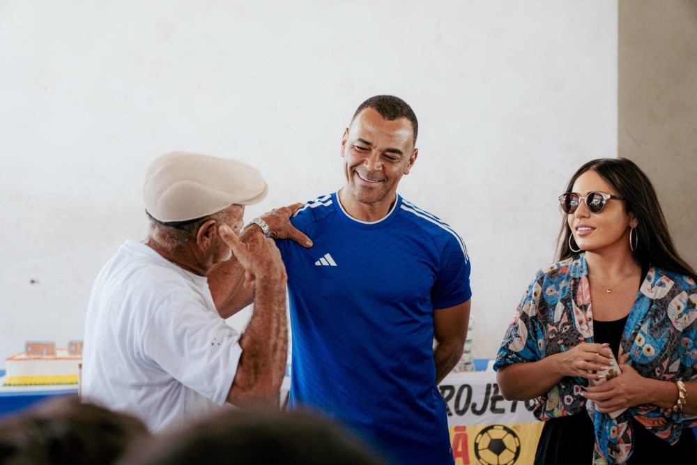 Casal do Bem: Cafu e Mariah Morais falam sobre projeto no Sertão e ações sociais na África Casal do Bem: Cafu e Mariah Morais falam sobre projeto no Sertão e ações sociais na África