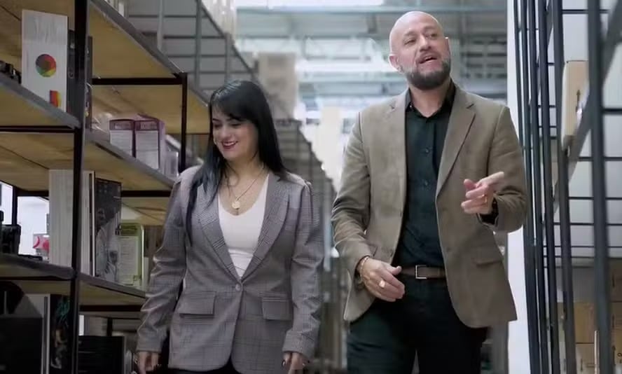 Casal que vendia de porta em porta fatura agora R$ 4,5 milhões Casal que vendia de porta em porta fatura agora R$ 4,5 milhões