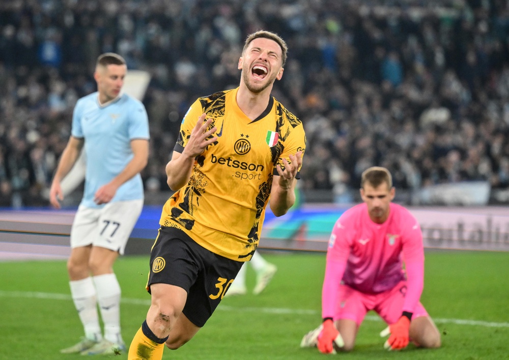 Com gol de brasileiro, Inter de Milão massacra a Lazio e encosta na líder Atalanta Com gol de brasileiro, Inter de Milão massacra a Lazio e encosta na líder Atalanta