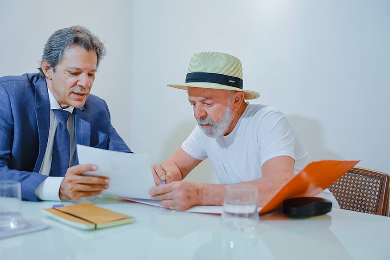 Déficit do setor público supera R$ 1,1 trilhão com juros da dívida Déficit do setor público supera R$ 1,1 trilhão com juros da dívida