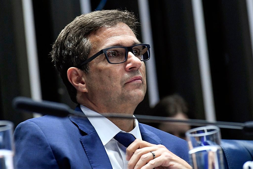 Dólar a R$ 6 é culpa de Campos Neto, diz PT Dólar a R$ 6 é culpa de Campos Neto, diz PT