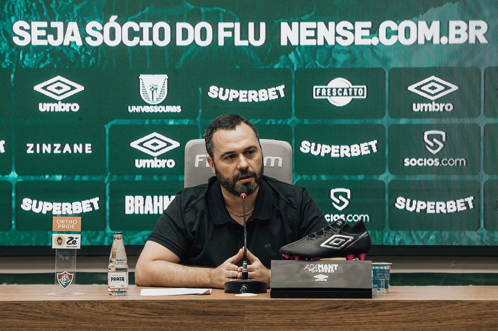 Fluminense busca investidor e admite virar SAF; presidente mira cargo de CEO Fluminense busca investidor e admite virar SAF; presidente mira cargo de CEO