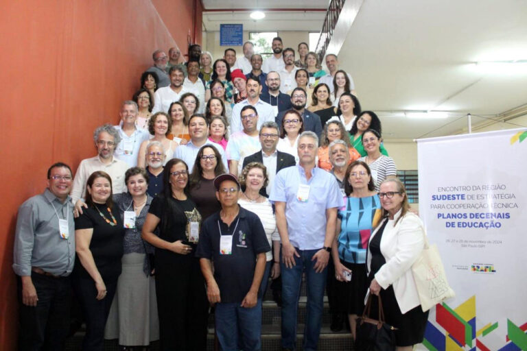 Guarulhos participa de encontro sobre planos decenais de educação