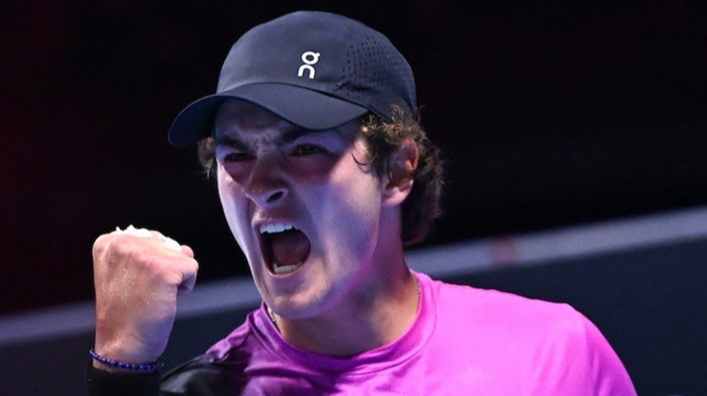 João Fonseca domina Van Assche e avança à final do Torneio Next Gen Finals contra Learner Tien João Fonseca domina Van Assche e avança à final do Torneio Next Gen Finals contra Learner Tien