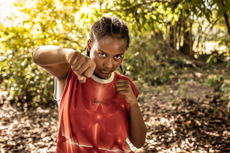 Crítica de ‘La Suprema’: A Surpreendente Reviravolta de Felipe Holguín Caro em um Drama de Boxe, Pequeno em Escopo, Mas Grande em Emoção