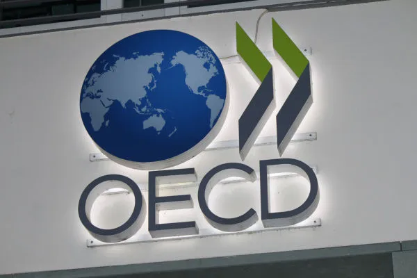 OCDE projeta alta do PIB brasileiro em 2024, mas queda em 2025 OCDE projeta alta do PIB brasileiro em 2024, mas queda em 2025