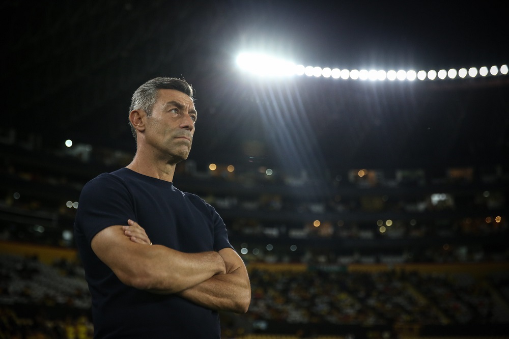 Pedro Caixinha chega ao Brasil e se reúne com Marcelo Teixeira para iniciar trabalho no Santos Pedro Caixinha chega ao Brasil e se reúne com Marcelo Teixeira para iniciar trabalho no Santos