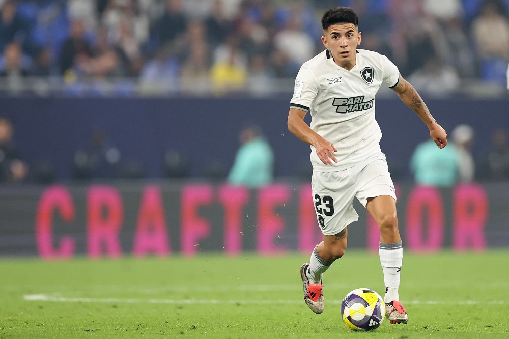 Thiago Almada anuncia transferência do Botafogo para o Lyon após derrota no Intercontinental Thiago Almada anuncia transferência do Botafogo para o Lyon após derrota no Intercontinental