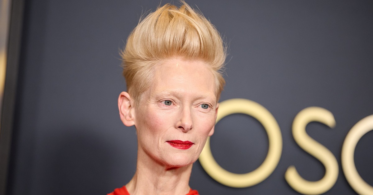 Tilda Swinton recebe o Urso de Ouro Honorário no Festival de Cinema de Berlim