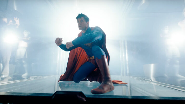 Trailer de Superman revela versão machucada e ensanguentada no filme de James Gunn