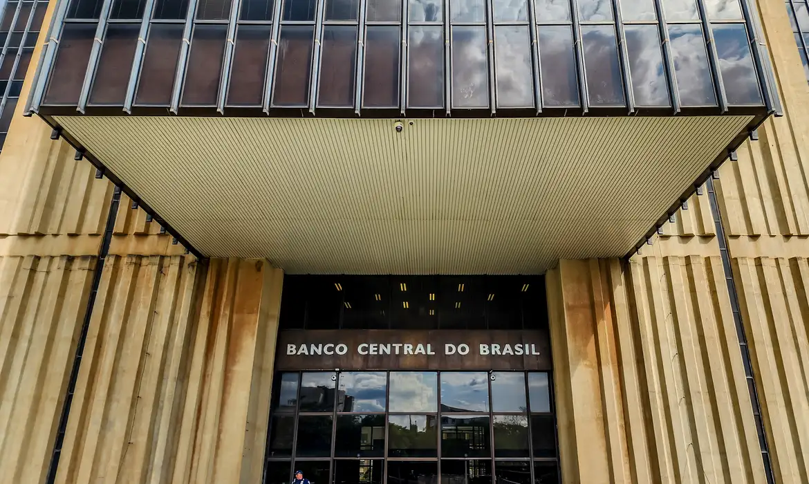 Mercado projeta alta da inflação em 2025