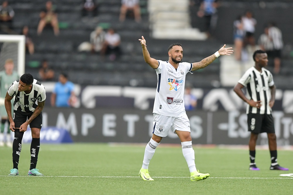 Botafogo estreia com derrota para o novato Maricá no Campeonato Carioca Botafogo estreia com derrota para o novato Maricá no Campeonato Carioca
