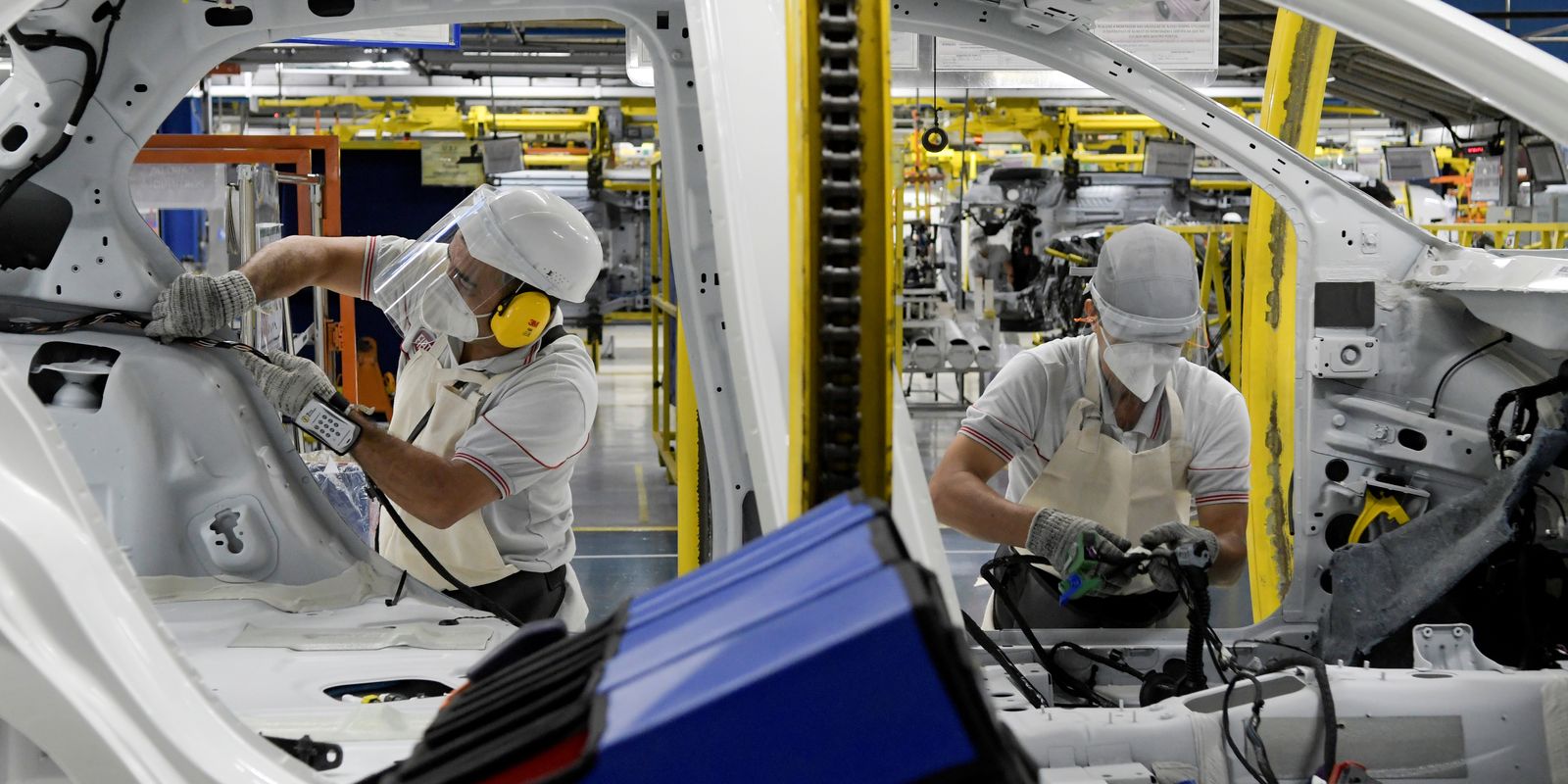 Indústria produz 392,9 mil veículos no 1º bimestre, alta de quase 15% Indústria produz 392,9 mil veículos no 1º bimestre, alta de quase 15%