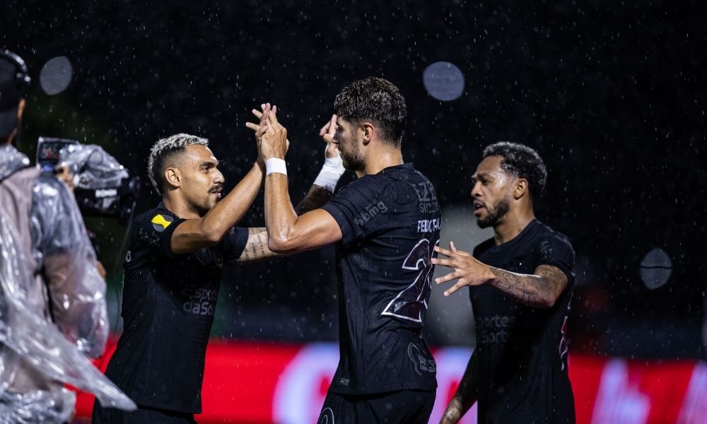 Corinthians estreia no Paulistão com vitória sobre o Red Bull Bragantino Corinthians estreia no Paulistão com vitória sobre o Red Bull Bragantino