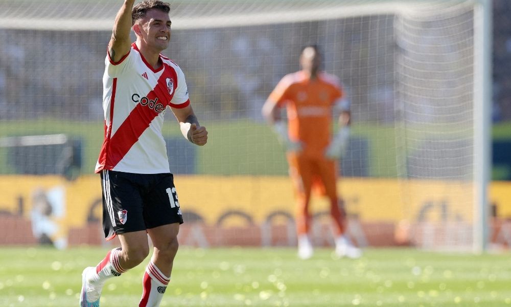 Casares antecipa acerto do São Paulo com lateral Enzo Díaz, do River Plate Casares antecipa acerto do São Paulo com lateral Enzo Díaz, do River Plate