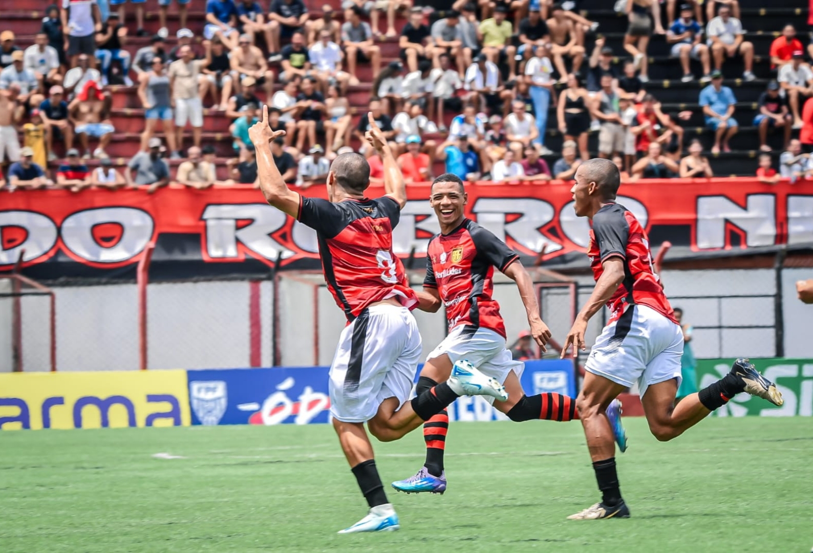 Flamengo e América (SE) estreiam com vitória na Copinha