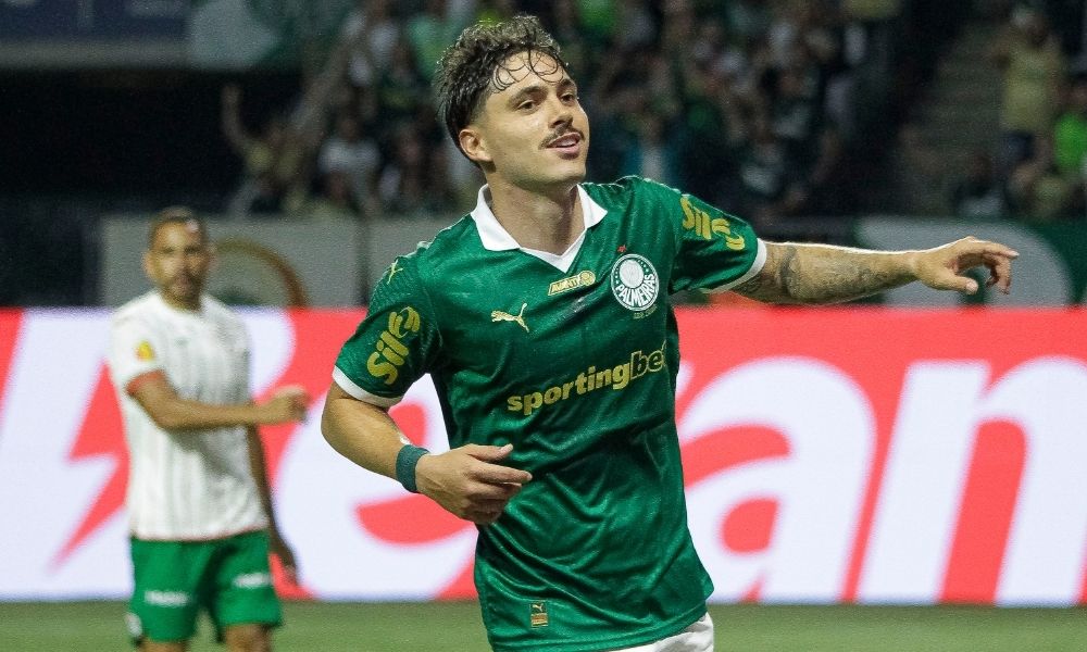 Mauricio marca duas vezes e Palmeiras abre busca pelo tetra do Paulista com vitória sobre a Portuguesa Mauricio marca duas vezes e Palmeiras abre busca pelo tetra do Paulista com vitória sobre a Portuguesa