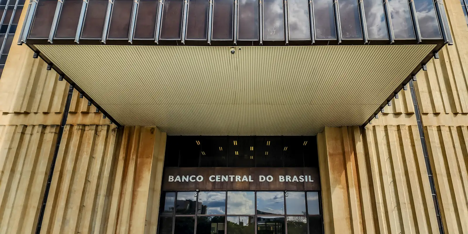 Mercado financeiro eleva previsão da inflação de 5,08% para 5,5%