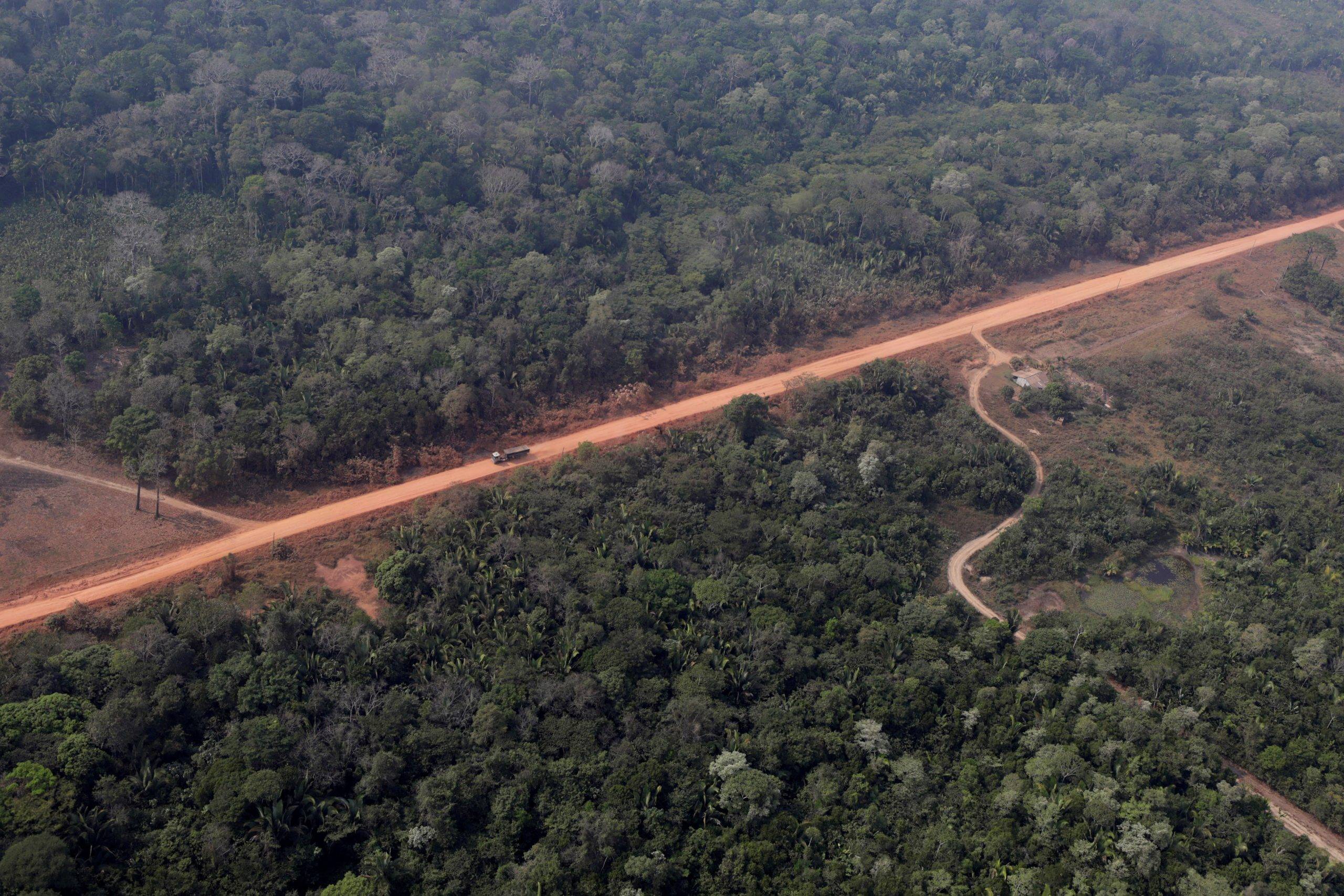 Resposta de pesquisadores a matéria: Volta ao Brasil em 75 parques nacionais Resposta de pesquisadores a matéria: Volta ao Brasil em 75 parques nacionais