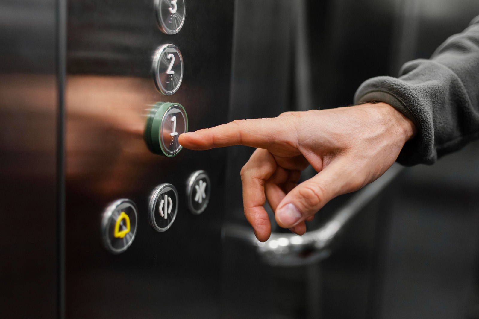 Curso gratuito de qualificação profissional em porteiro e controlador de acesso tem inscrições abertas Curso gratuito de qualificação profissional em porteiro e controlador de acesso tem inscrições abertas