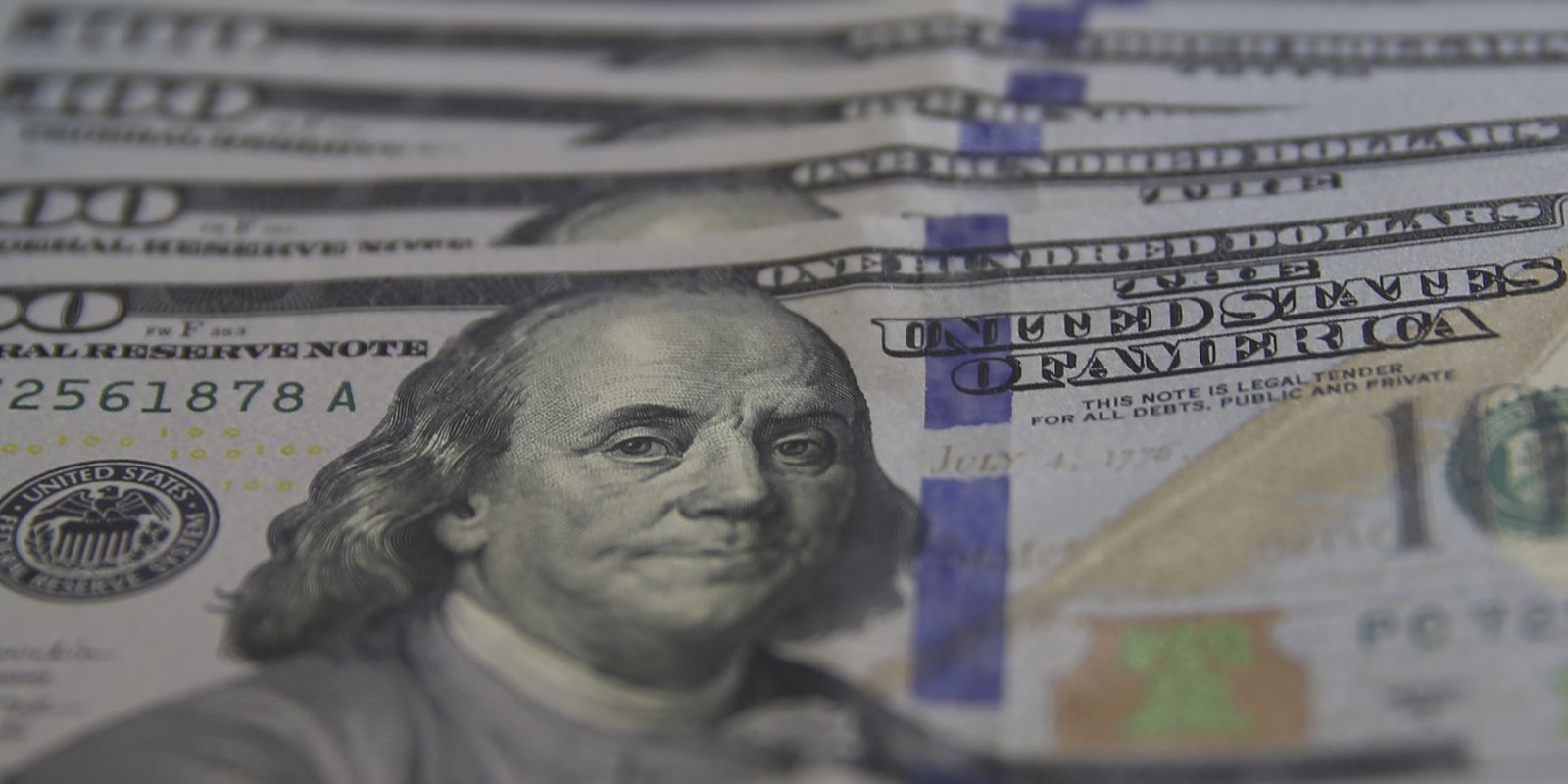 Dólar chega perto dos R$ 5,90 com tensões comerciais Dólar chega perto dos R$ 5,90 com tensões comerciais