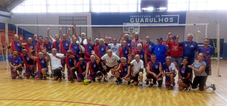 Equipes de vôlei adaptado se preparam para os Jogos da Melhor Idade