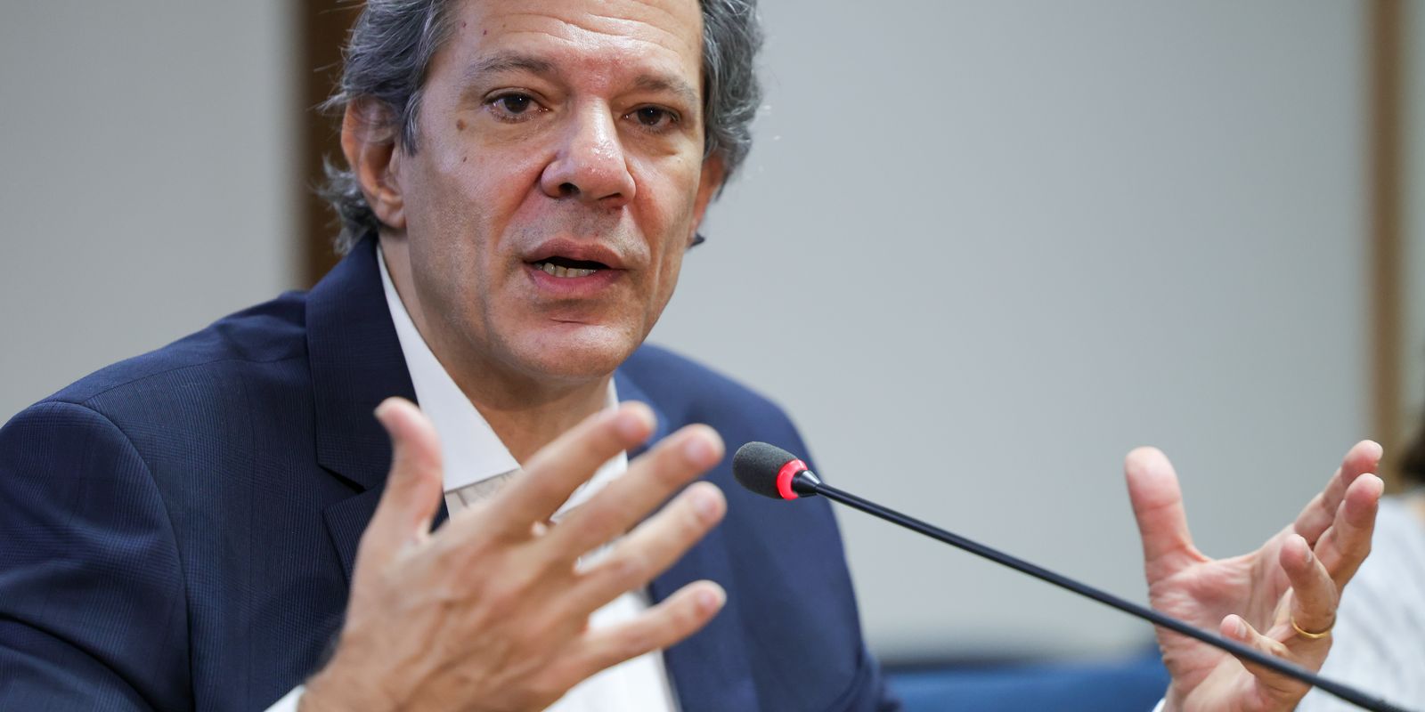 Haddad diz que queda do dólar e safra devem conter preço dos alimentos Haddad diz que queda do dólar e safra devem conter preço dos alimentos