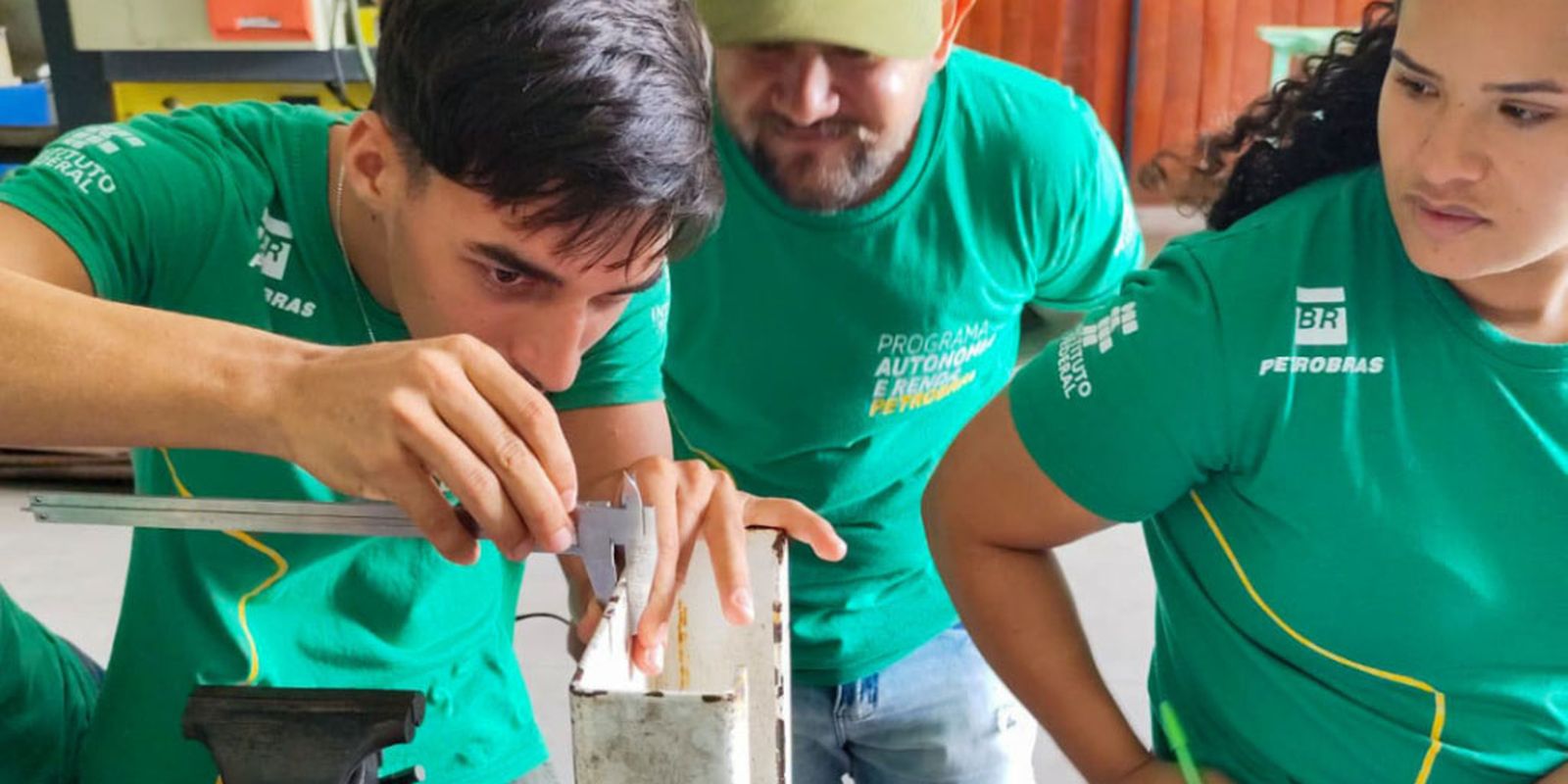 Petrobras faz parceria com governo para capacitar famílias do CadÚnico Petrobras faz parceria com governo para capacitar famílias do CadÚnico