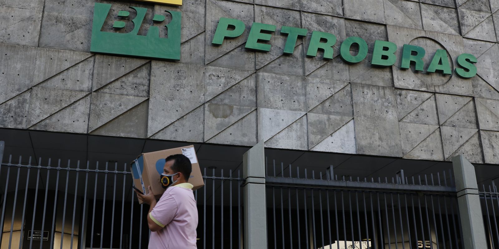 Petrobras lança nova licitação para ampliação de frota Petrobras lança nova licitação para ampliação de frota