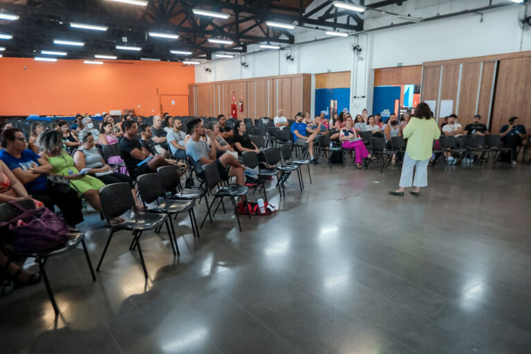 Servidores dos espaços educacionais de Guarulhos participam de formação no Adamastor