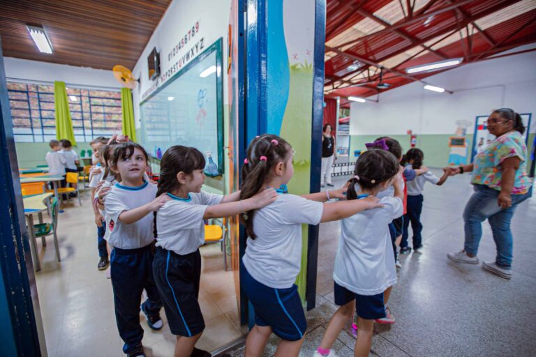Volta às aulas mobiliza 115 mil estudantes das escolas municipais na próxima semana